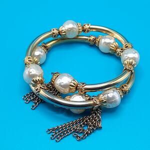 Vintage Haskell Style Baroque Pearl Memory Wire Bracelet Gold Tone